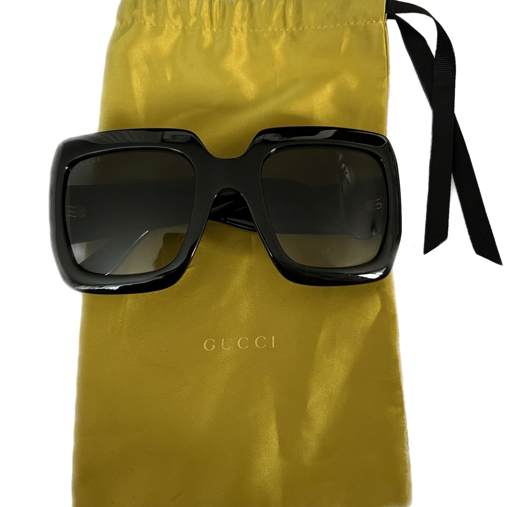 GUCCI Oversized Square Sunglasses